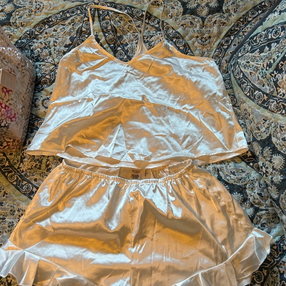 Lulus Pjs - Picture 2 of 2